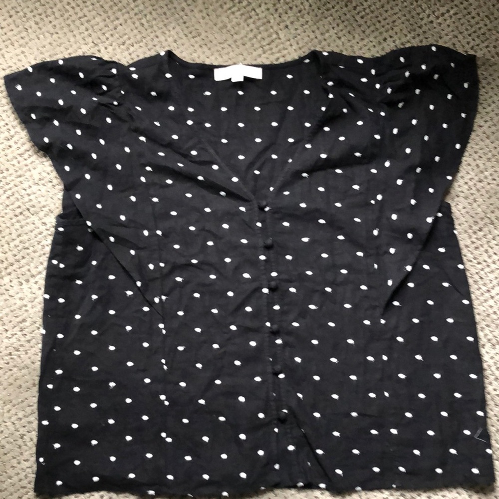 Cute top with flutter cap sleeves